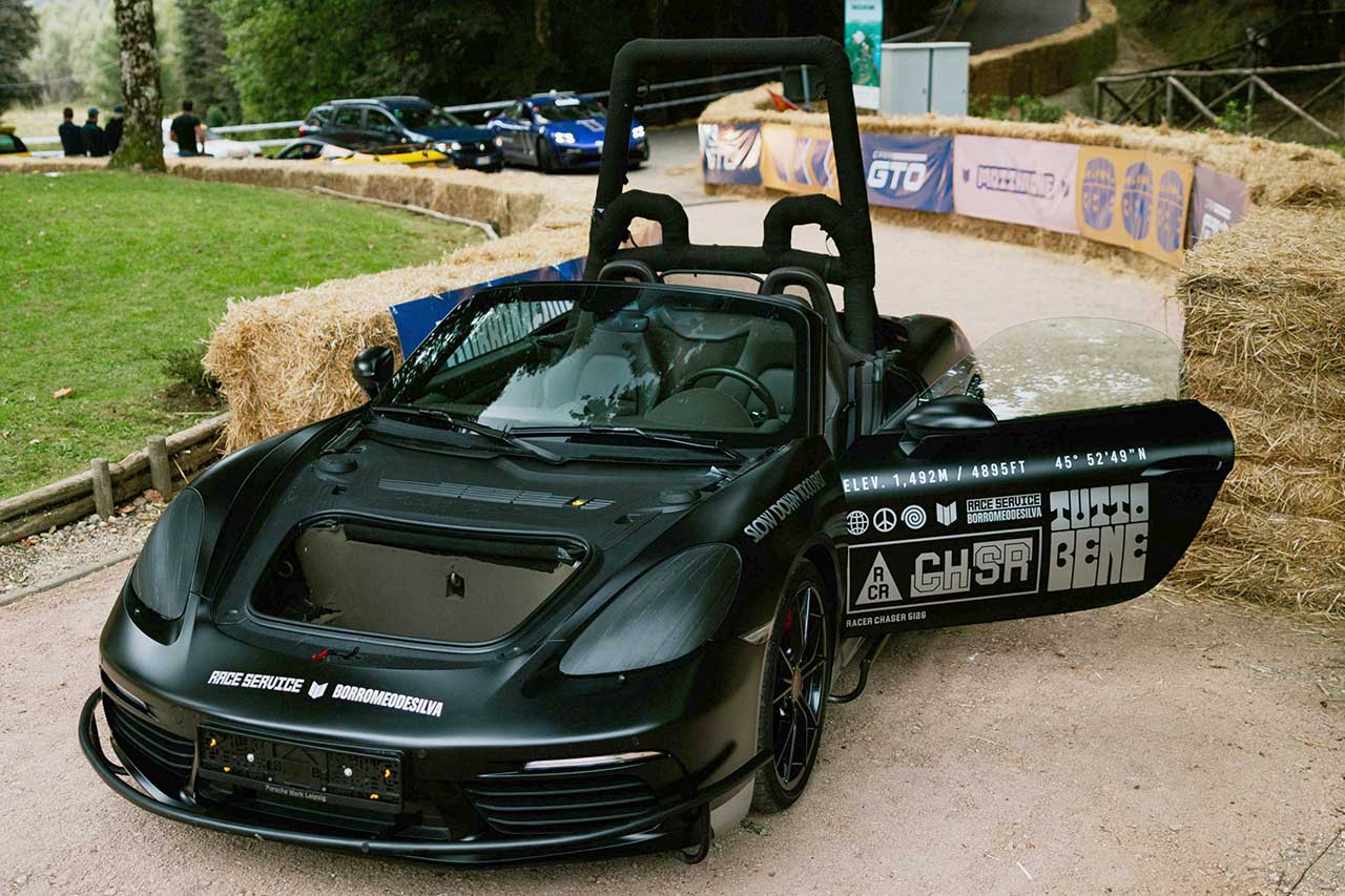 ずとまよ　引退品 ポルシェ研修生の「魔改造」。718ボクスターSベース、「マットブラック