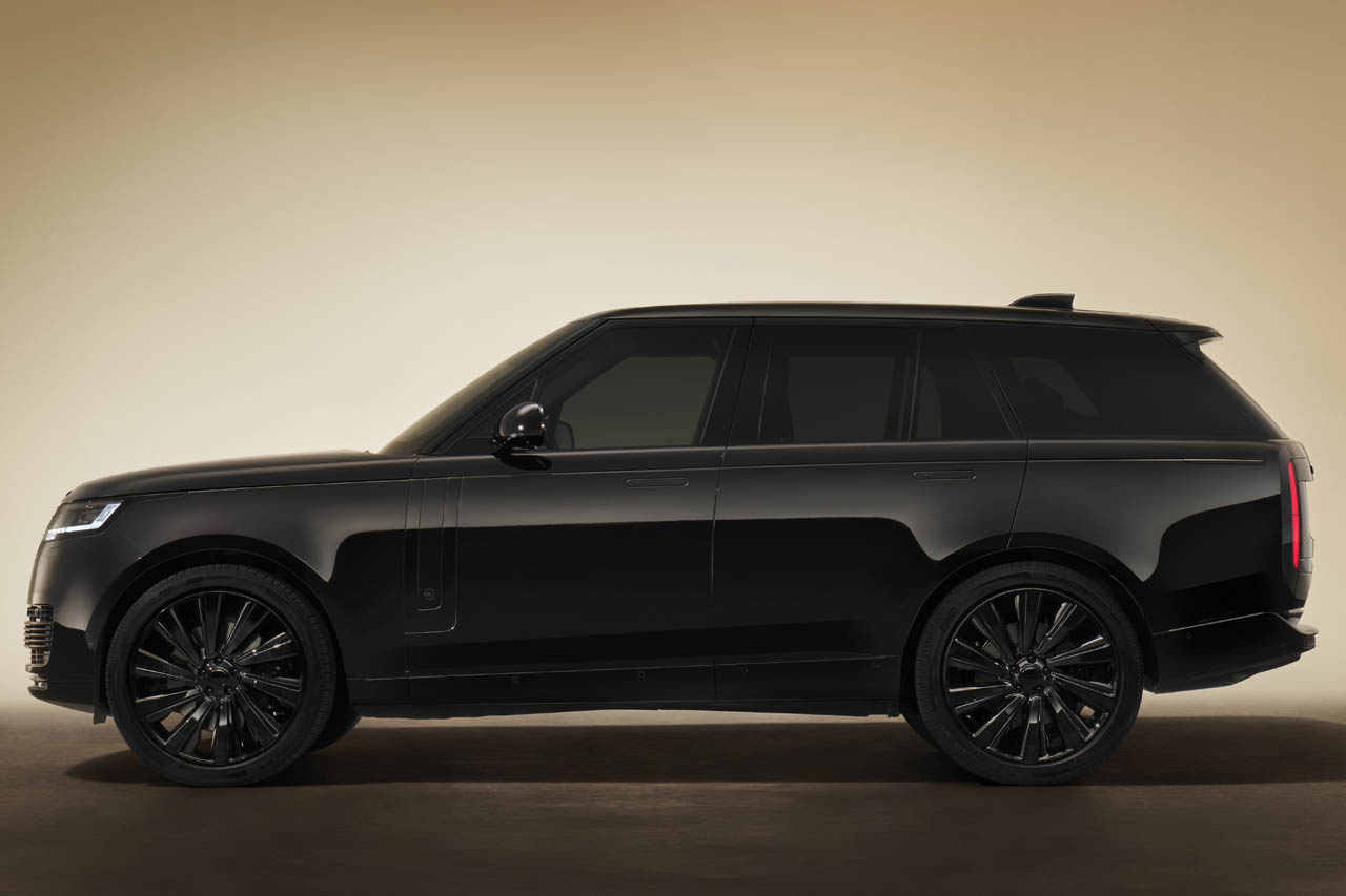 スパローのブラックパールモデル5.8の24リッター レンジローバー「SVブラック」、その姿はステルス機。漆黒を極めた