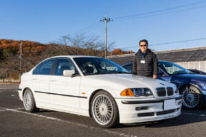 2000年式 アルピナB3 3.3 リムジン（E46型）：友人の仲立ちで5年前に2000年式のアルピナ B3 3.3 リムジンを購入したという瓦井岳雄さん。