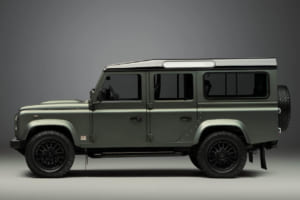 クラシック・ディフェンダーV8に追加された「オクタ」仕様