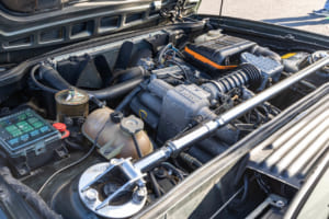 1985年式 アルピナ B9 3.5クーペ（E24型）：ツーリングの際に大排気量NAエンジンならではのフィーリングを楽しんでいる。