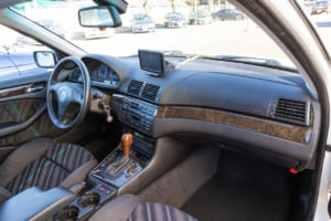 2000年式 アルピナB3 3.3 リムジン（E46型）：エクステリアだけでなく、インテリアもキレイな状態で乗っている。