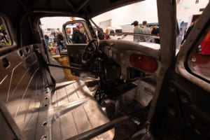 Christian Barfuß氏のピックアップトラック：内装も同じく手作りで製作。