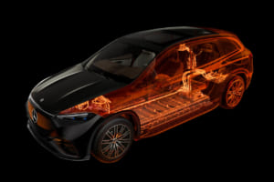 メルセデス・ベンツの「Defining Electric Safety」キャンペーンで、世界で最も安全な車を製造する8段階の安全コンセプトが、車両のフロアにあるバッテリーを保護する。