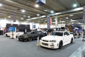 周りが派手なのでパッと見地味に見えてしまうGT-Rたちだけど、実はめちゃくちゃお金かかってるカスタムが施されてます。