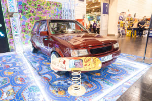 今年よく見かけたのが派手なペイントをしたスケボーにモニターを埋め込んだもの。日本ではまだ見ない気がします。