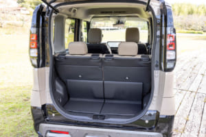 新型 三菱 デリカミニ T Premium DELIMARU Package（4WD）