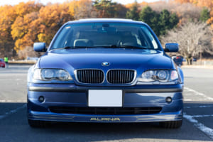 2002年式のアルピナ B3 3.3 リムジンはE46の後期型がベースとなっている。