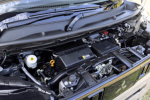 新型 三菱 デリカミニ T Premium DELIMARU Package（4WD）