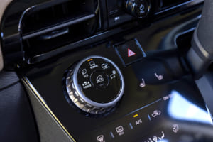 新型 三菱 デリカミニ T Premium DELIMARU Package（4WD）