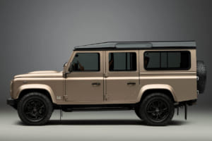 クラシック・ディフェンダーV8に追加された「オクタ」仕様