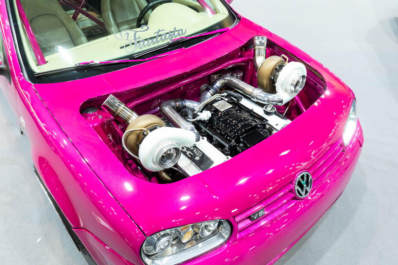 ゴルフ4にアウディV8エンジンを搭載？ エッセン・ショーで見た「ヤングタイマー」カスタムの奔放と緻密《LE VOLANT LAB》