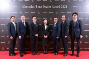 メルセデス・ベンツ日本 エリアマネージャー（中央が平本エリアマネージャー）
