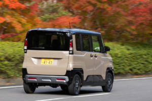 新型 三菱 デリカミニ T Premium DELIMARU Package（4WD）
