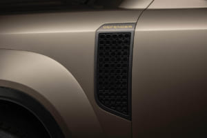 最新フラッグシップモデル、ディフェンダー・オクタ