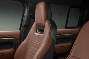 最新フラッグシップモデル、ディフェンダー・オクタ