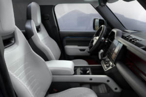 最新フラッグシップモデル、ディフェンダー・オクタ