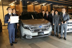 スバルの“良心”が評価された日。新型フォレスターが日本COTYを受賞！ 輸入車勢はID.Buzzと911が強烈な個性を発揮