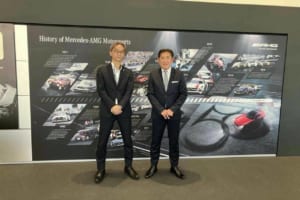 メルセデス・ベンツ浜松和田 左から 伊藤執行役員、大隅専務