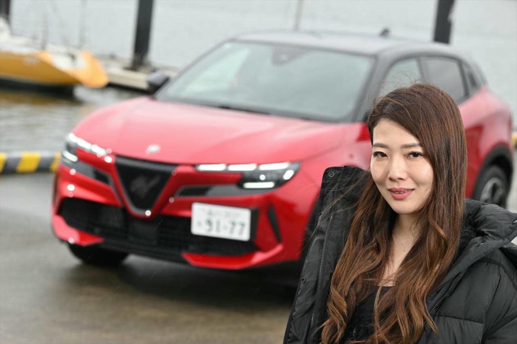 アルファロメオ・ジュニアと黒木美珠さん