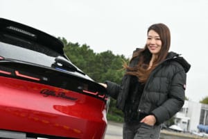 アルファロメオ・ジュニアと黒木美珠さん