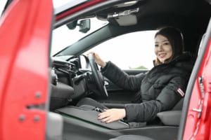 アルファロメオ・ジュニアと黒木美珠さん