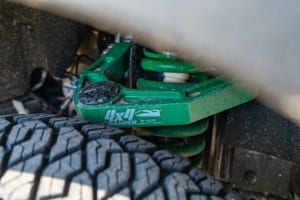 テイン「4×4 ダンパー グラベル2