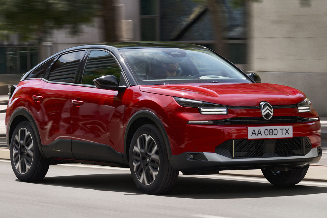 フランスの前衛が纏う、黒のコントラスト。シトロエン「C4マックス