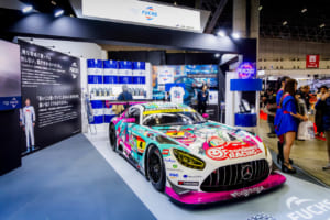 東京オートサロン2026に初出店したフックスジャパン（FUCHS JAPAN）のブース。