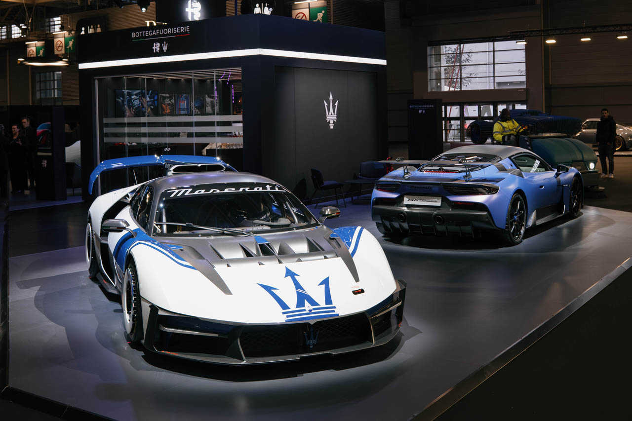 美しき“特注”の競演。33ストラダーレとMCXtremaが「ボッテガ・フォーリセリエ」で示す、情熱の系譜