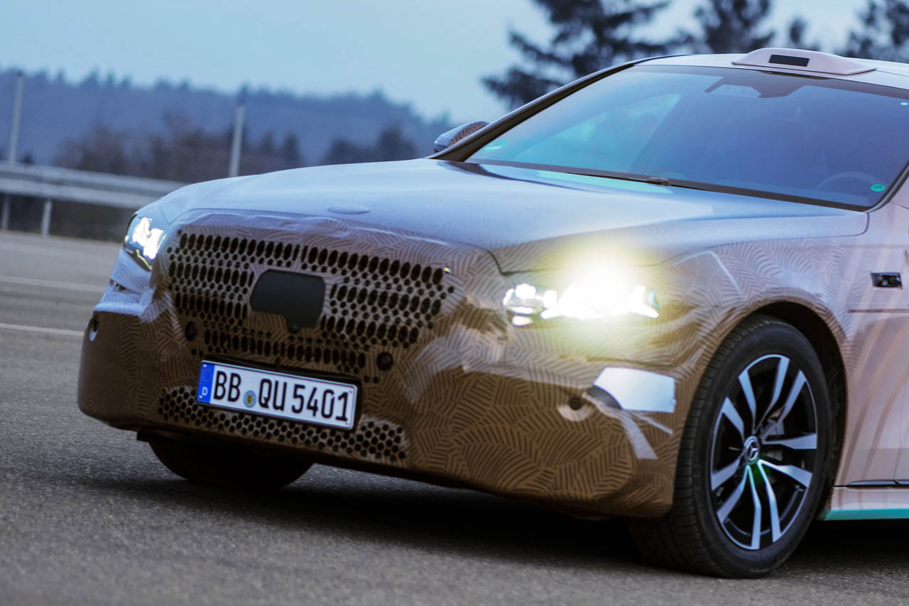 なぜロボタクシーに「新型Sクラス」なのか？ メルセデスが最高級車を選んだ“必然”とフェイルセーフの真価