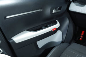 シトロエンC3 マックス ハイブリッド