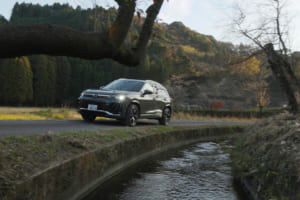 フォルクスワーゲン・ティグアン TDI 4モーション Rライン：ボディサイズは、全長4540mm×全幅1860mm×全高1655mm。試乗車ティグアンTDI 4モーション Rラインの価格は6,664,000円（税込）。ボディカラーはシプレッシーノグリーンメタリック。