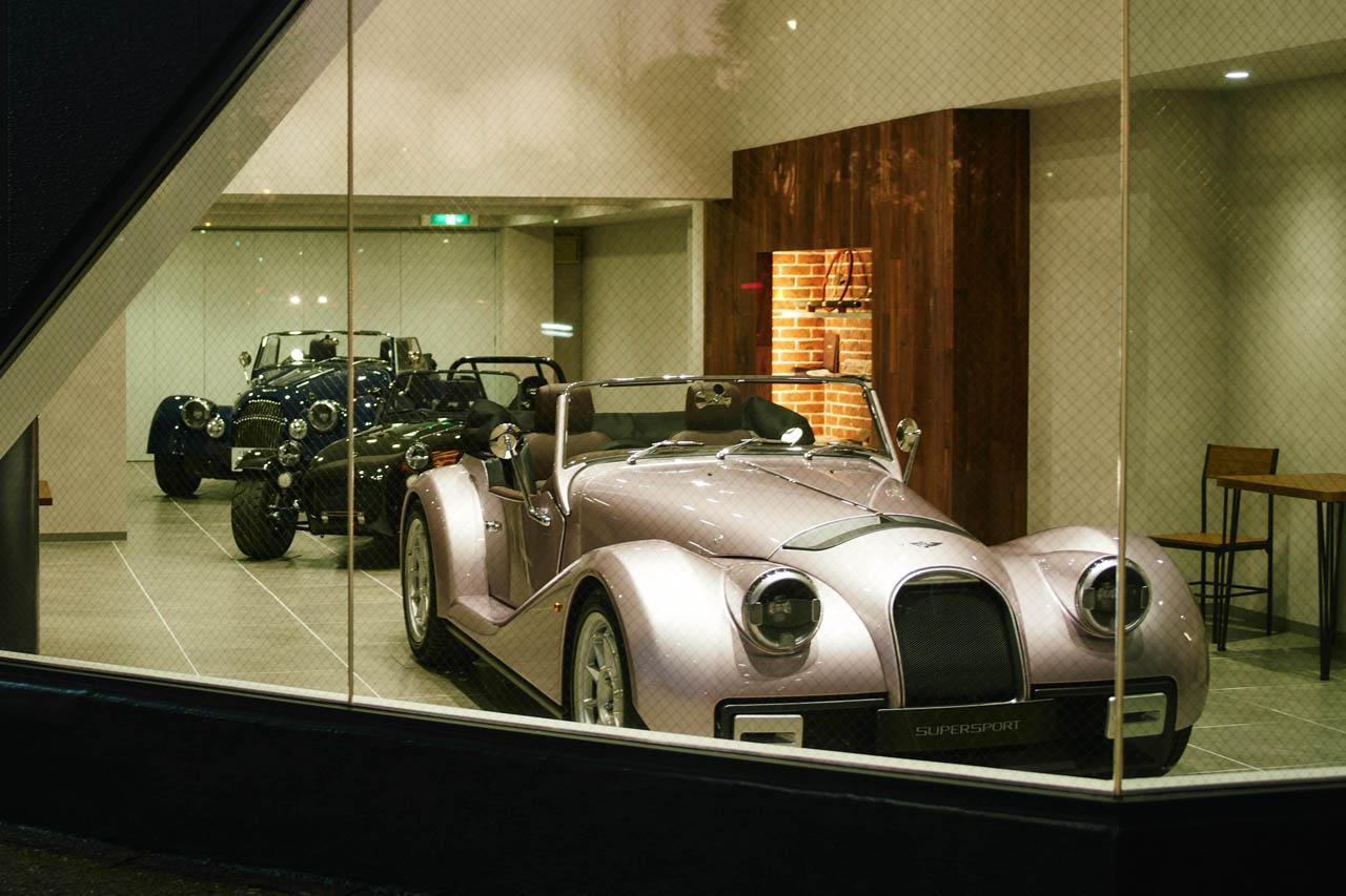 【新店舗】「モーガン ケータハム板橋」1月17日開業。ウィザムカーズが整備工場併設で深化させる“英国流”カーライフ