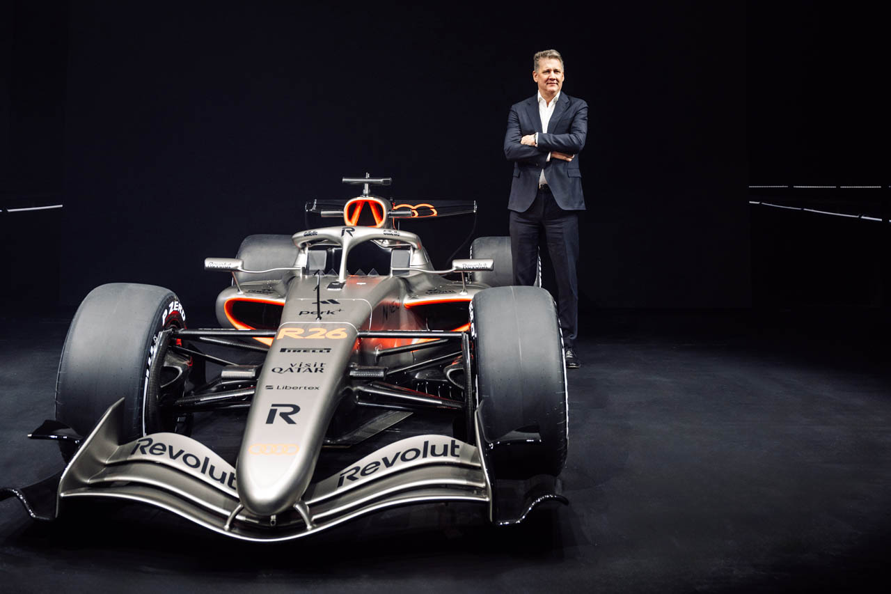 AUDI AGのCEOであり、Audi Motorsport AGの取締役会会長を務めるゲルノート・デルナー氏と、アウディR26