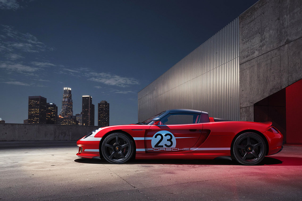 ポルシェ・カレラGT、伝説の917カラーで蘇る。世界に一台の