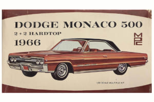MPC製1/25スケール・プラモデル「1966ダッジ・モナコ500 2＋2ハードトップ」