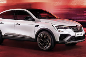 価格据え置きで「パワーテールゲート」採用。ルノー・アルカナ、装備充実で死角なきクーペSUVに