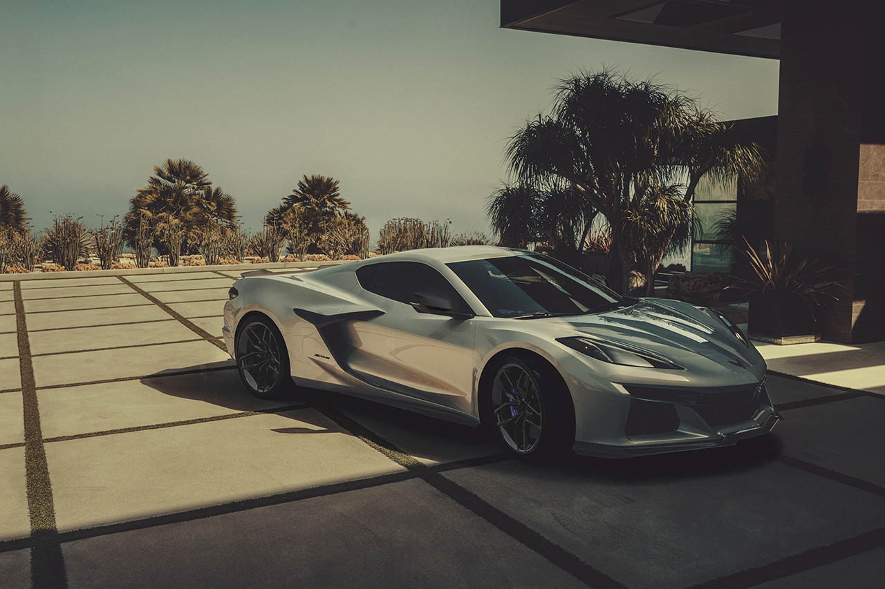 最強の自然吸気V8が日常へ。コルベットZ06の内装刷新に見る「成熟」と