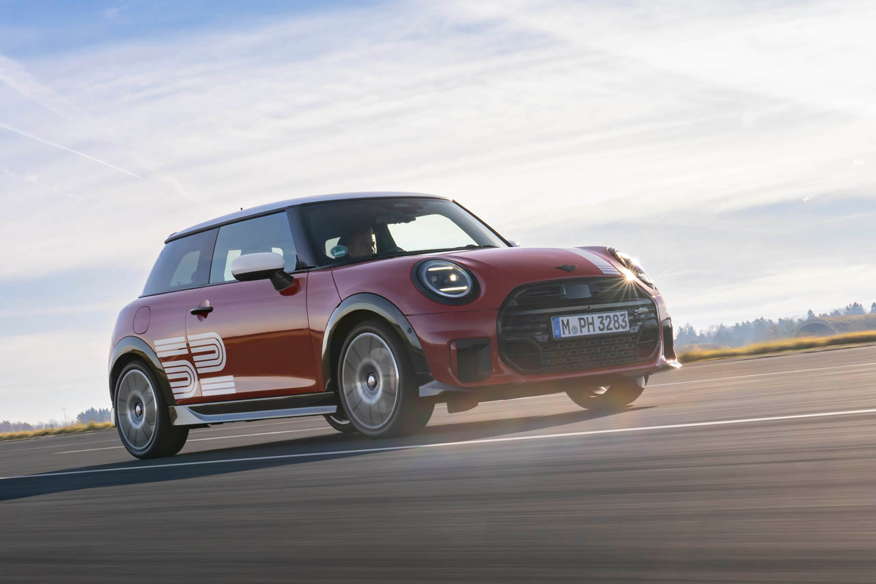 写真29枚】MINI「1965ビクトリーエディション」発表。モンテカルロの