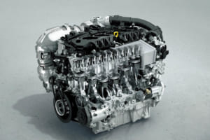 CX-60やCX-80に搭載される直列6気筒3.3Lディーゼルターボエンジン。世界でも稀な存在となった大排気量の直列6気筒エンジン。48Vモーターを組み合わせたマイルドハイブリッドモデルもラインナップする。