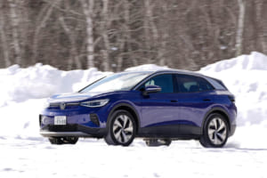 【試乗】雪道でAWDに迫る安心感！ VW「ID.4 Pro」が示す後輪駆動の合理性〈PR〉
