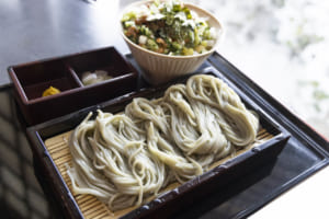 ランチには大好物のへぎ蕎麦を堪能。