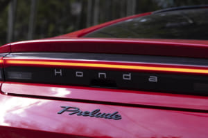 ホンダ・プレリュード：あの頃の、憧れの「PRELUDE」が、運転を楽しめるハイブリッドスポーツカーとして復活。どこまでも行きたくなる特別な空間を手に入れられる。