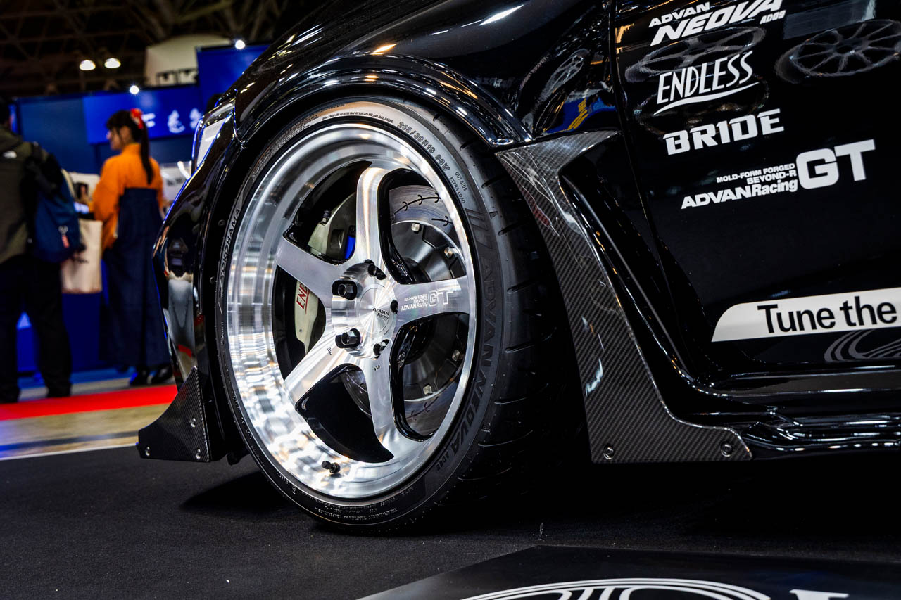 アドバン・レーシング GT BEYOND-R（10.0J×19インチ）を装着した、HKSのホンダ・シビック・タイプR