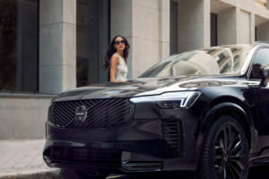 北欧のフラッグシップが漆黒に染まる。ボルボXC90「ブラックエディション」限定70台の凄み