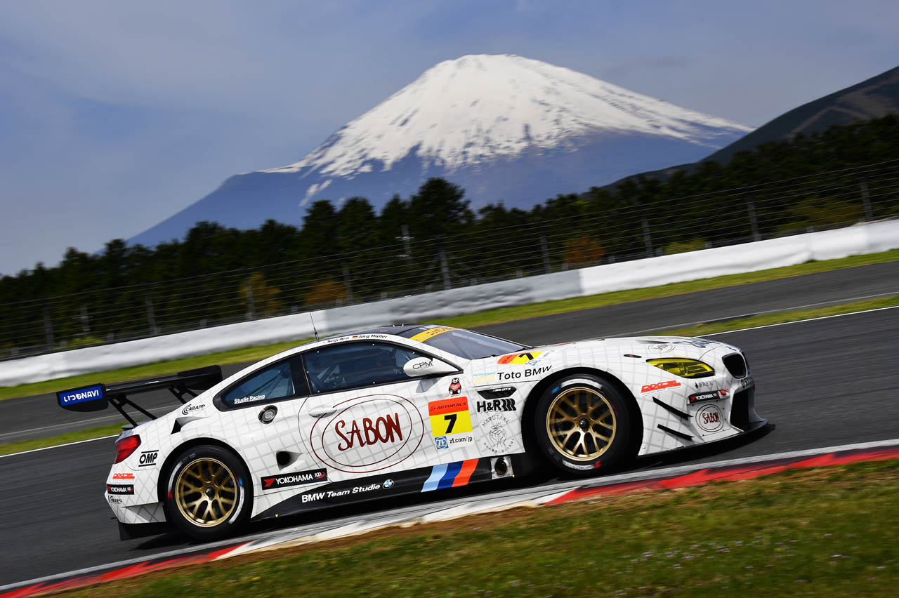 BMW M チームスタディのM6(SUPER GT GT300、2017年、photo: BMW AG)