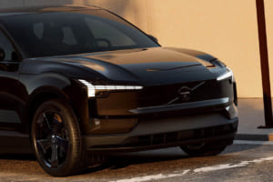 ボルボEX30がラインナップ拡充。待望の「V2L給電」と用途で選べる新パワートレインを追加