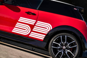 【写真29枚】MINI「1965ビクトリーエディション」発表。モンテカルロの伝説を継ぐ3種の心臓