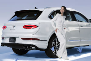 幸福の青を纏うベントレー。「ベンテイガ・サムシングブルー」六本木で公開へ。花嫁の伝承を宿す日本限定10台